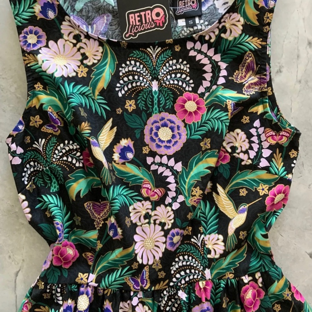 Hummingbird Floral Dress - Picture 9 of 14